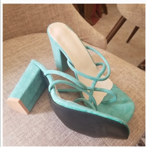 Green block heel - Picture 1 of 4